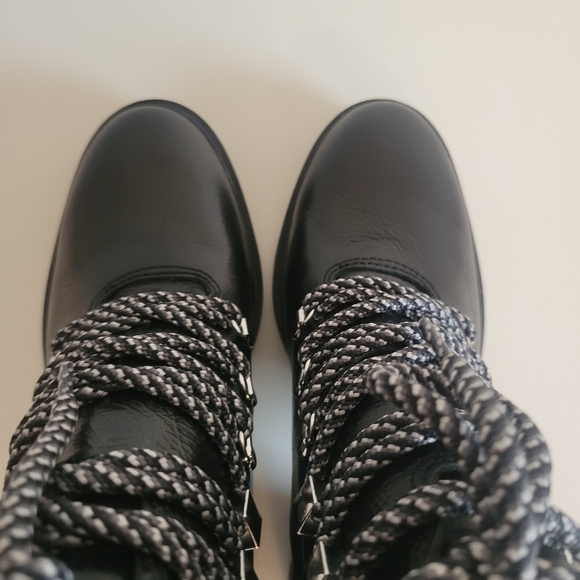 Marc Fisher NEW Y2K LTD Kini Black Lace Up Block Heel Ankle Booties in 7.5 Chunk - Picture 6 of 10